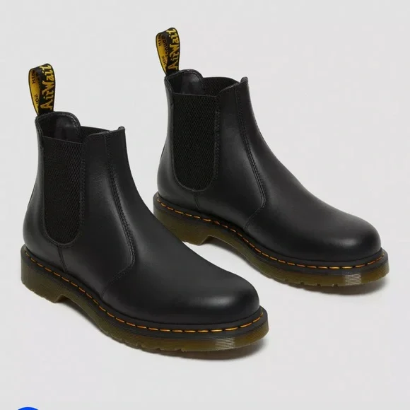 Dr. Martens 2976 Chelsea Boots 🥾 - Picture 3 of 16